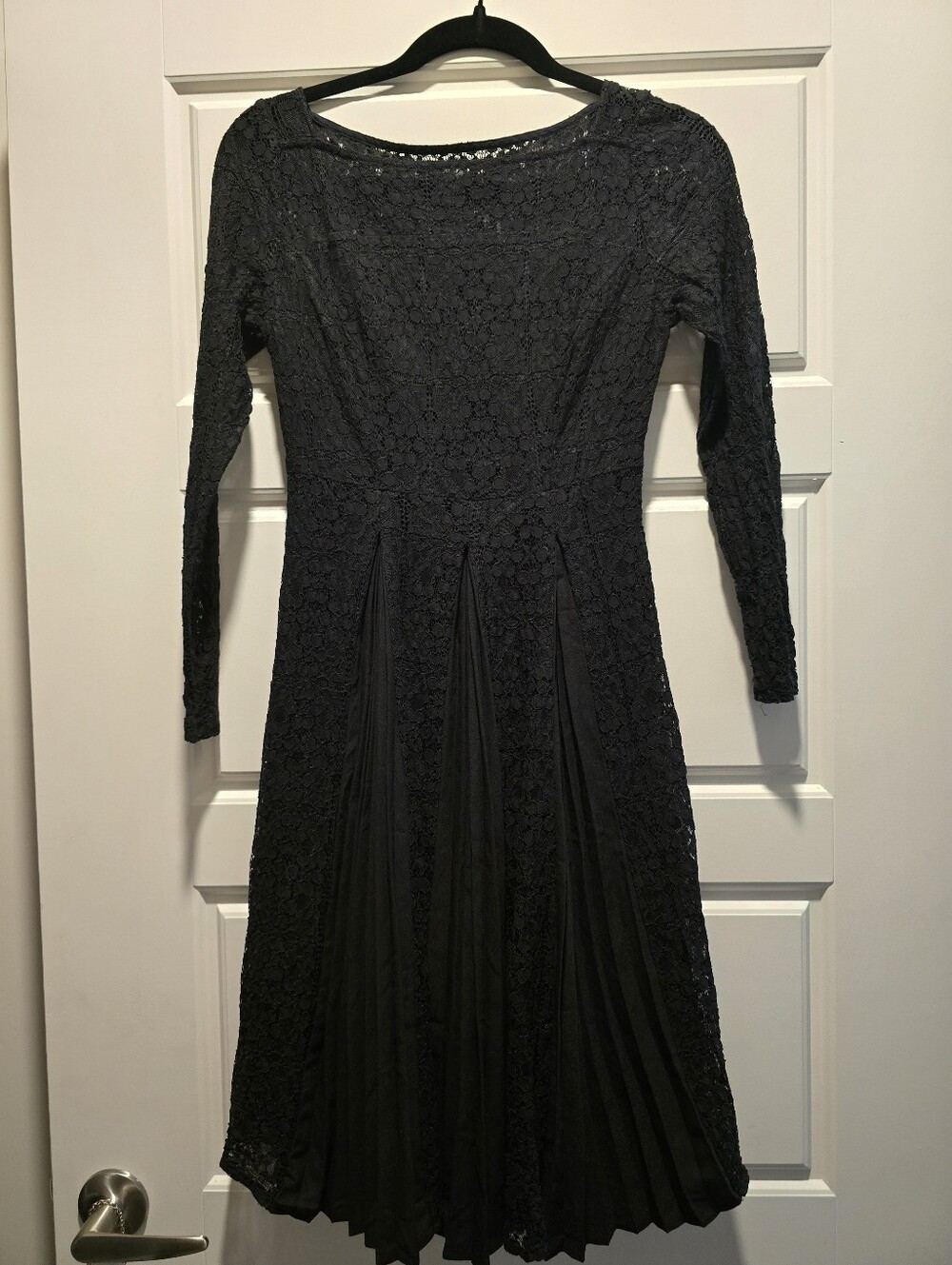 Peacebird Black Lace Long-Sleeve Pleated Paneled Dress - Mainline Size S (155/80